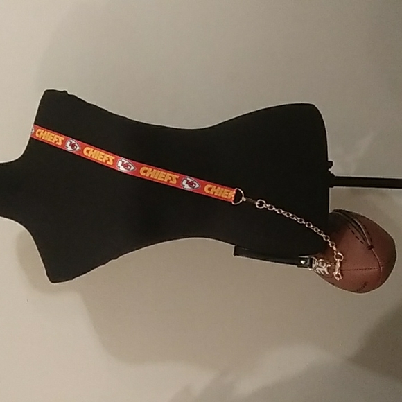 HANDMADE Football Purse (KANSAS CITY CHIEFS) - Picture 8 of 17